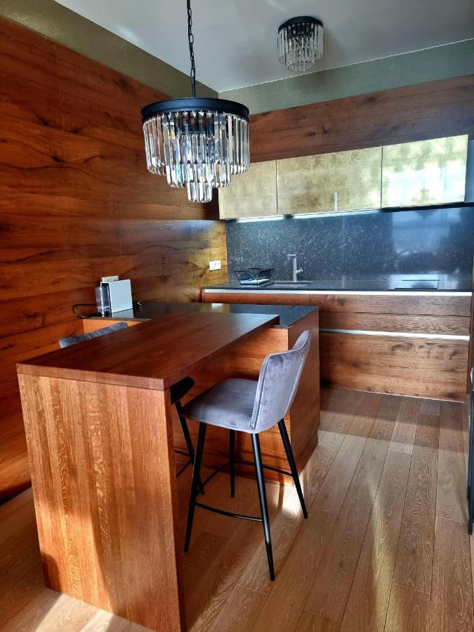 Majestic Golden View Apartment Братислава Екстериор снимка