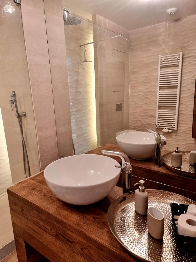 Majestic Golden View Apartment Братислава Екстериор снимка