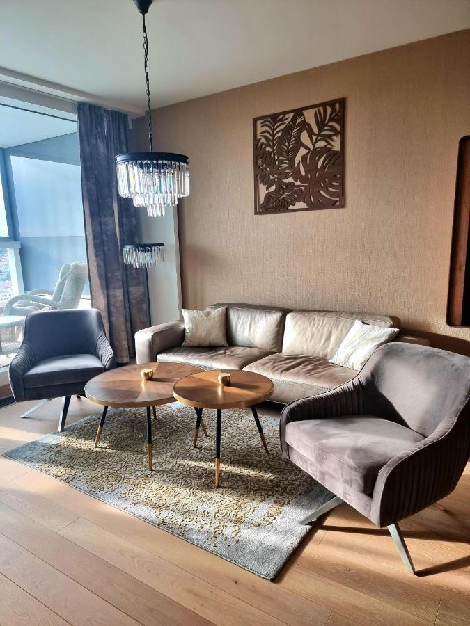 Majestic Golden View Apartment Братислава Екстериор снимка