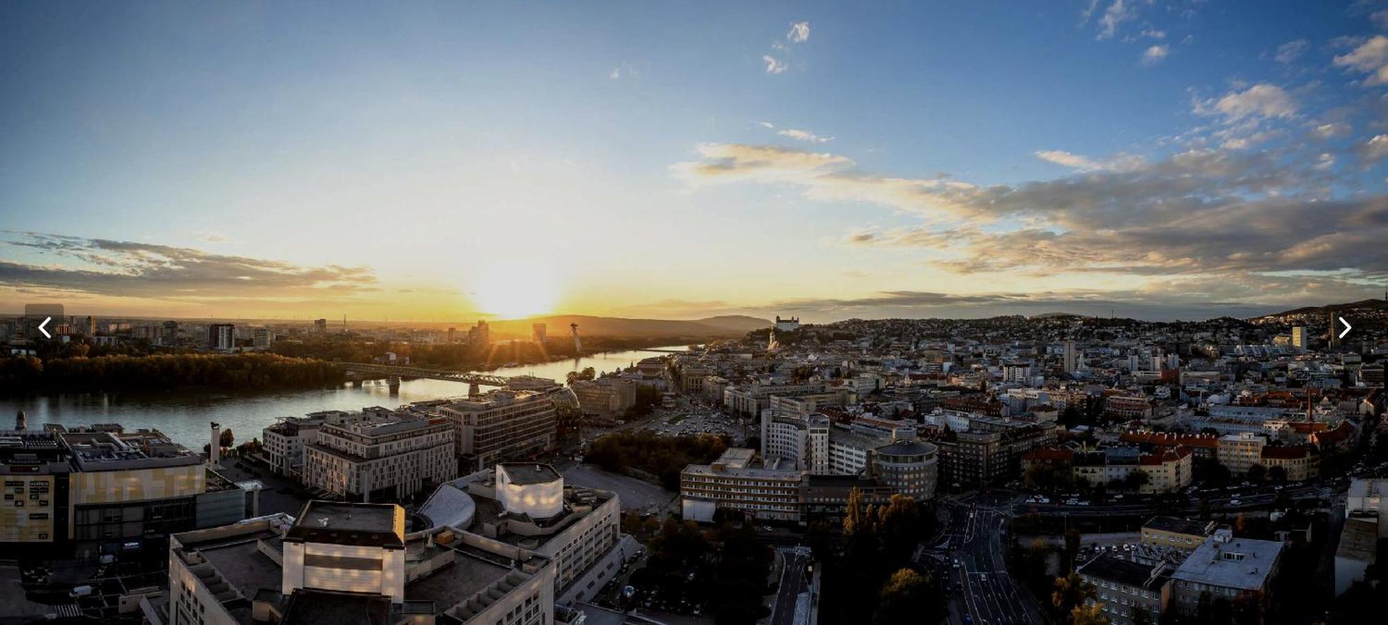 Majestic Golden View Apartment Братислава Екстериор снимка